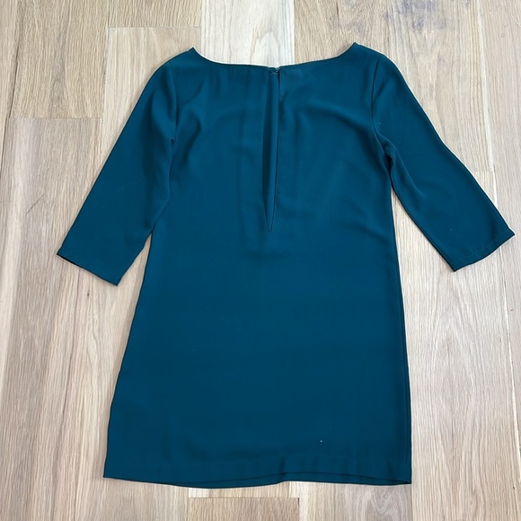 Lulus green loose fitting dress with cutout back - Picture 2 of 2